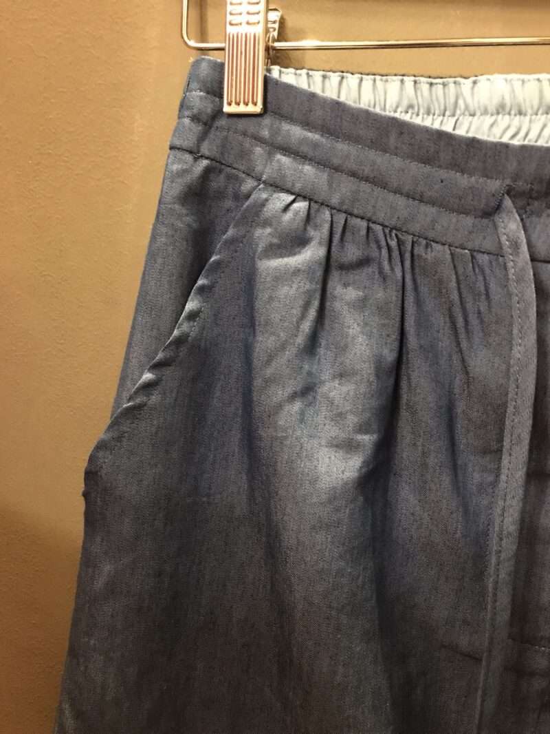 Gonna lunghezza media con tasche chambray - immagine 3