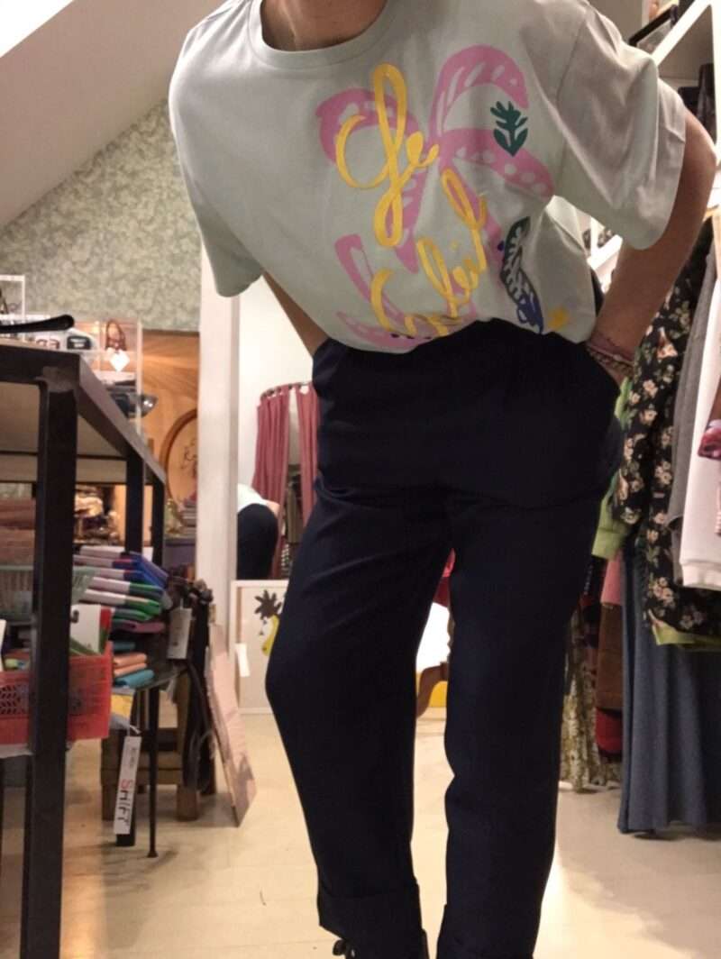 Pantaloni super morbidi con pinces color Blu notte nuova collezione Louche London - immagine 2