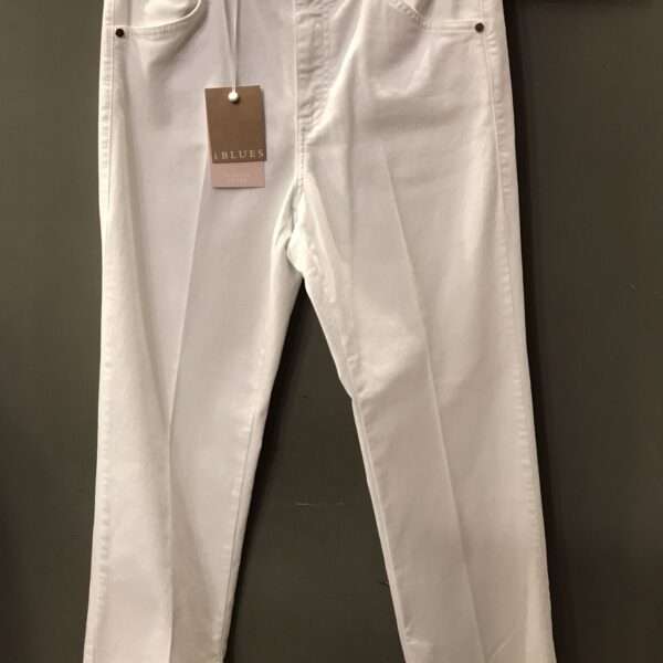 Jeans con piega color bianco vita bassa alla caviglia