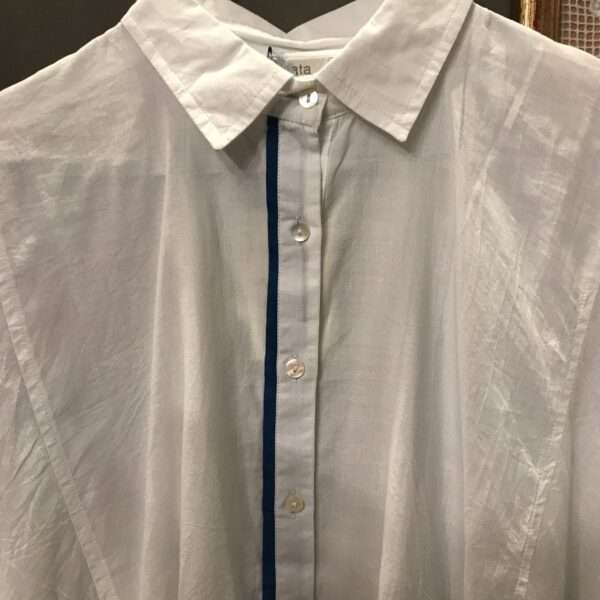 Camicia lunga con tasche color bianco e blu