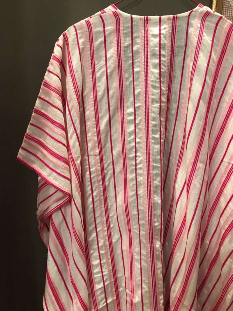Kaftan a righe bianco fuxia con nappine brand Aghata - immagine 4