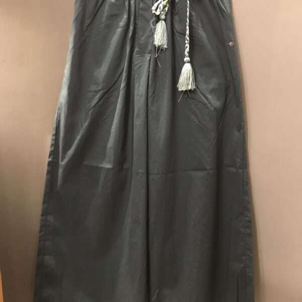 Pantaloni palazzo alla caviglia con cinturino Surkana