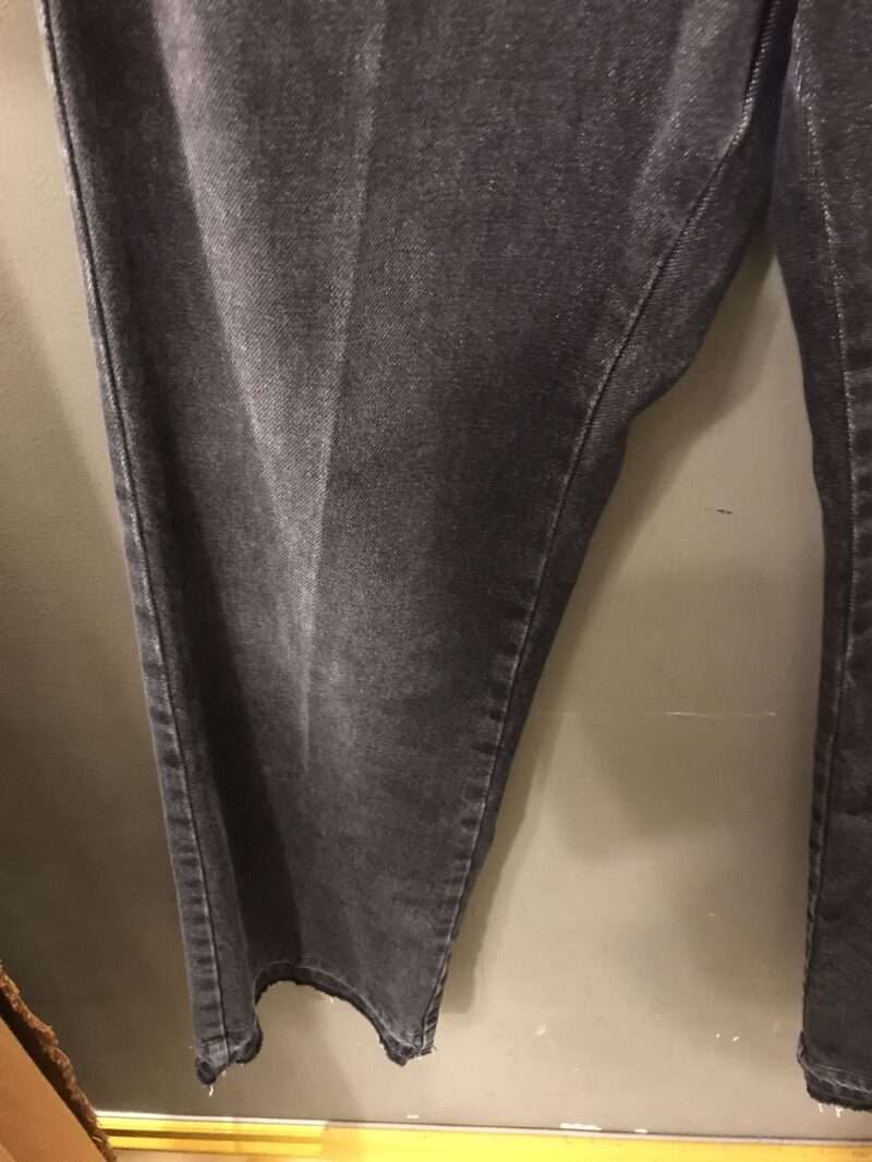 Jeans nero zampa sfrangiata - immagine 2